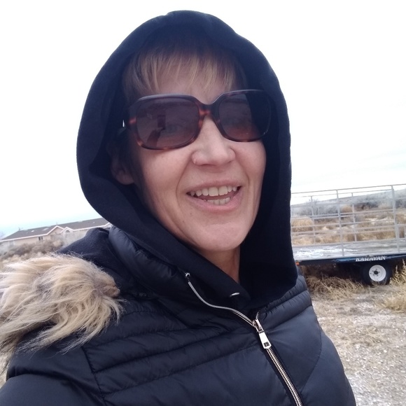 Meet your Posher, Michelle - Picture 1 of 1